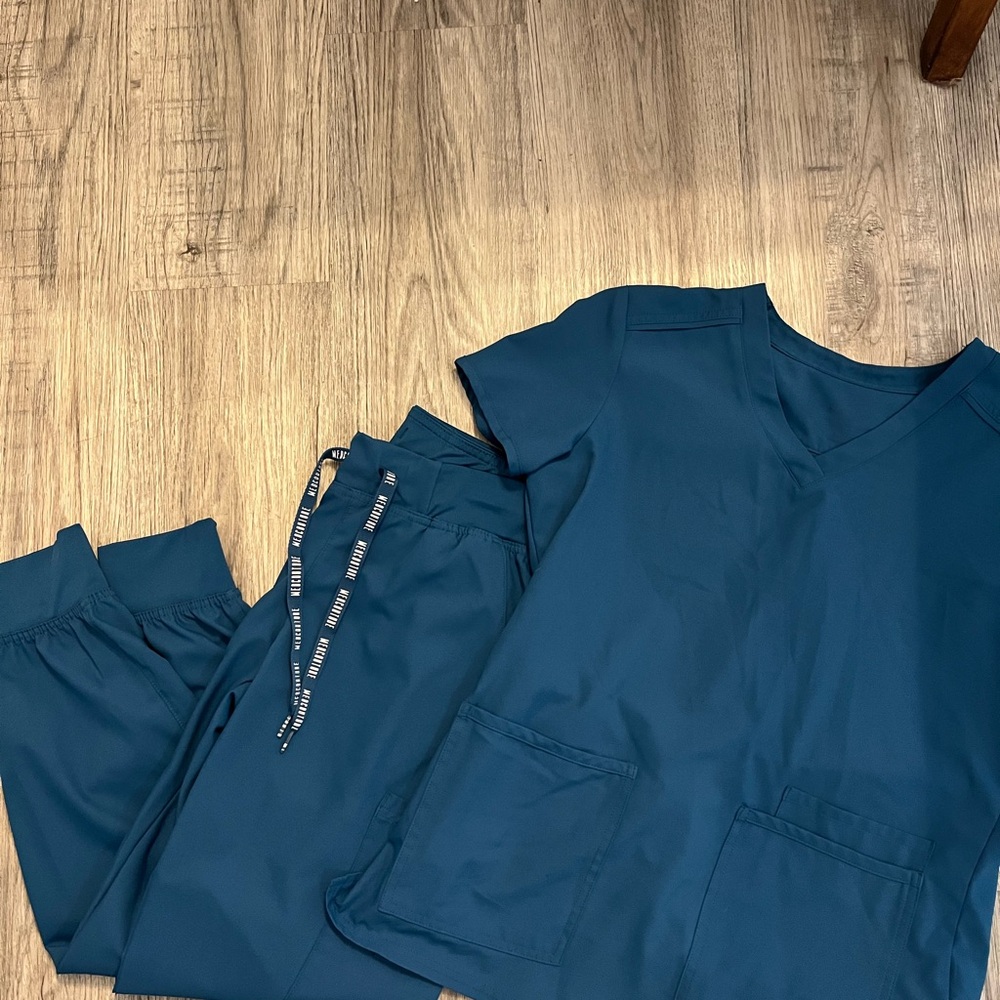 Med Couture Teal Scrub Set